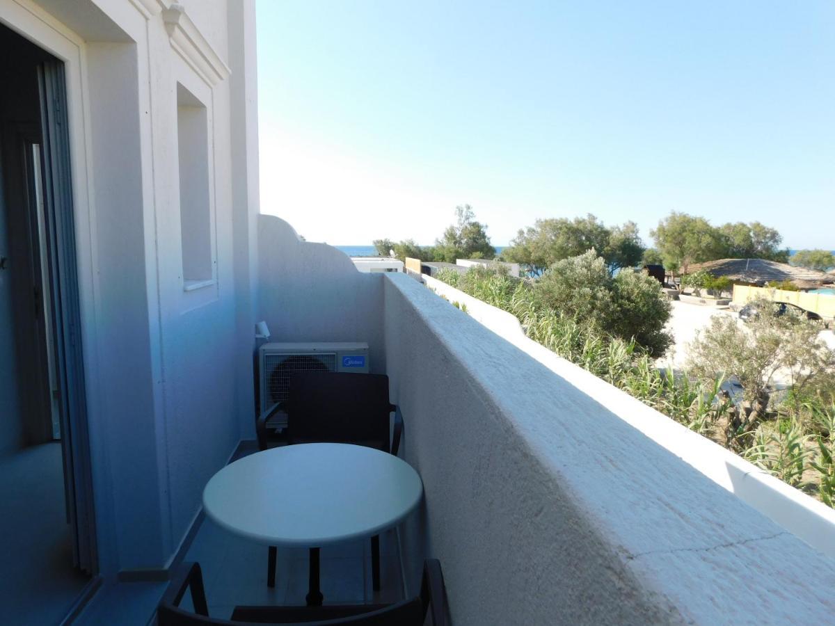 One And Only Beachfront Rooms Perissa  Dış mekan fotoğraf